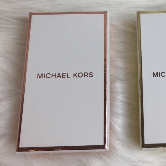 Michael Kors Rose Gold key chain - Picture 3 of 4